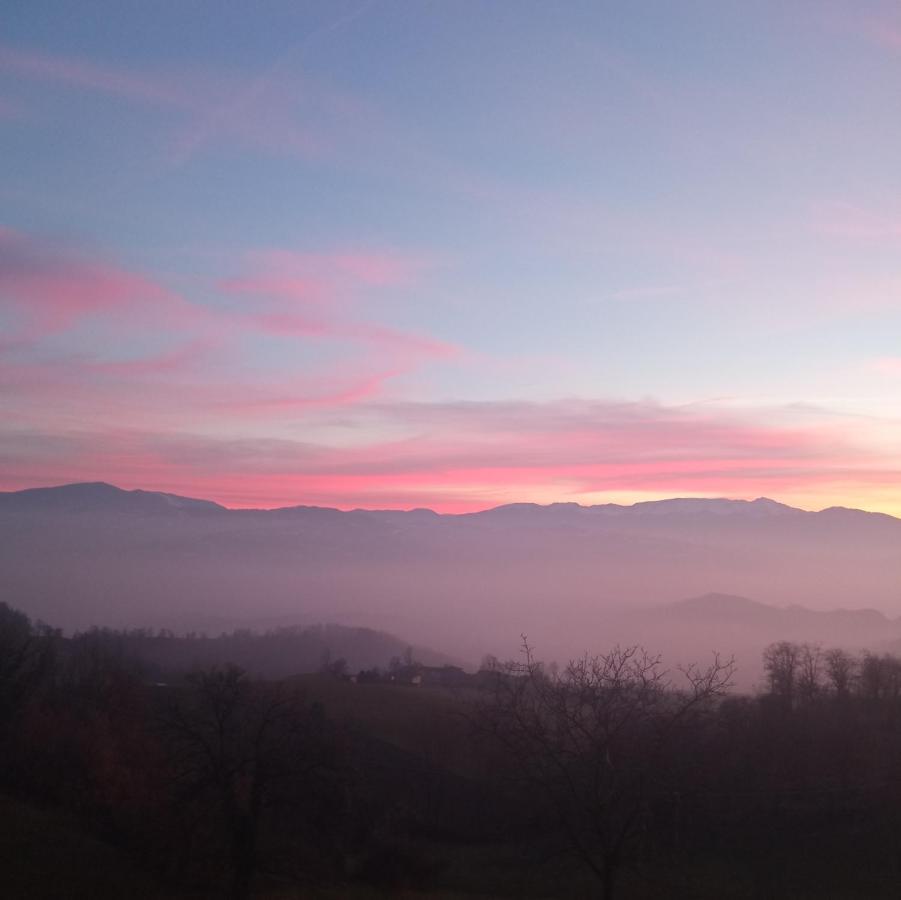 Casale Monte Valestra Bed & Breakfast Bebbio Luaran gambar