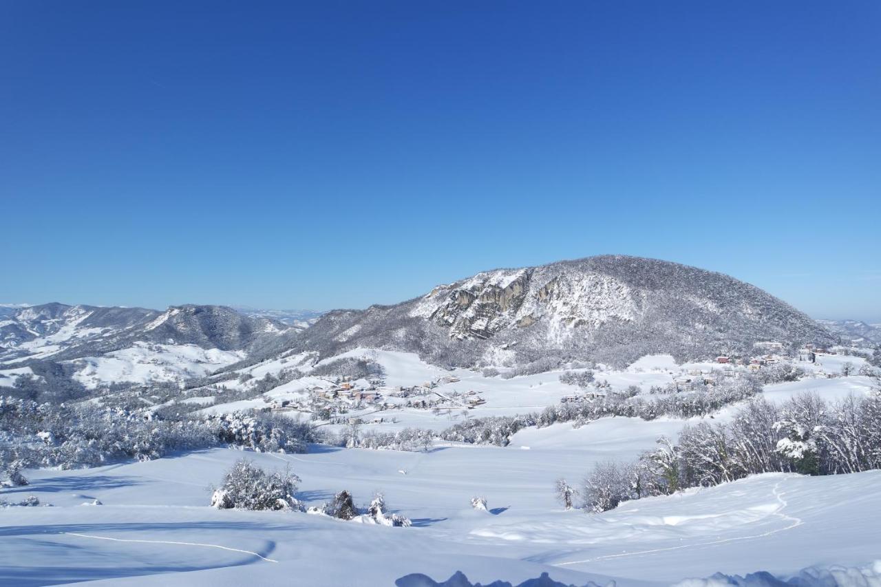 Casale Monte Valestra Bed & Breakfast Bebbio Luaran gambar
