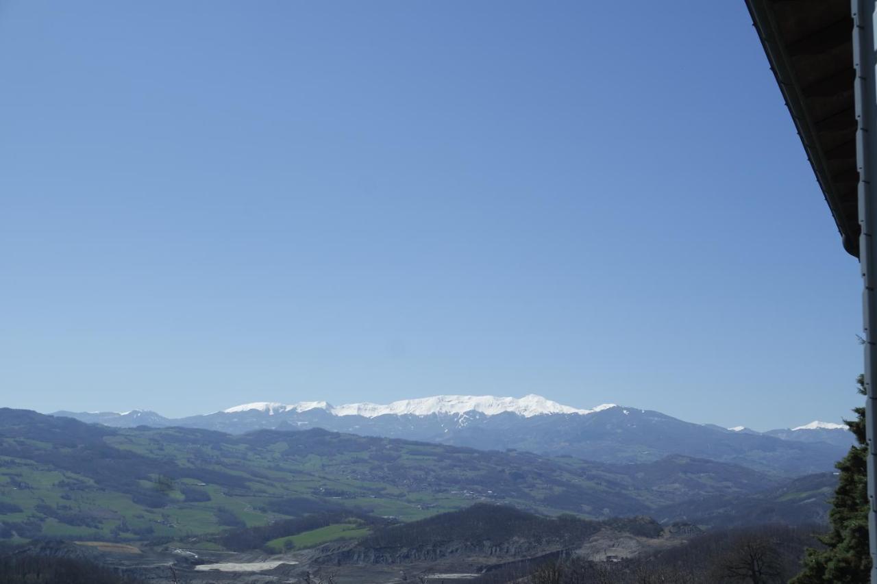 Casale Monte Valestra Bed & Breakfast Bebbio Luaran gambar